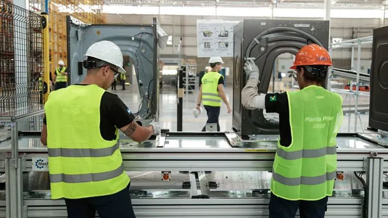Whirlpool cerró su planta de Pilar y dejó sin empleo a 220 trabajadores