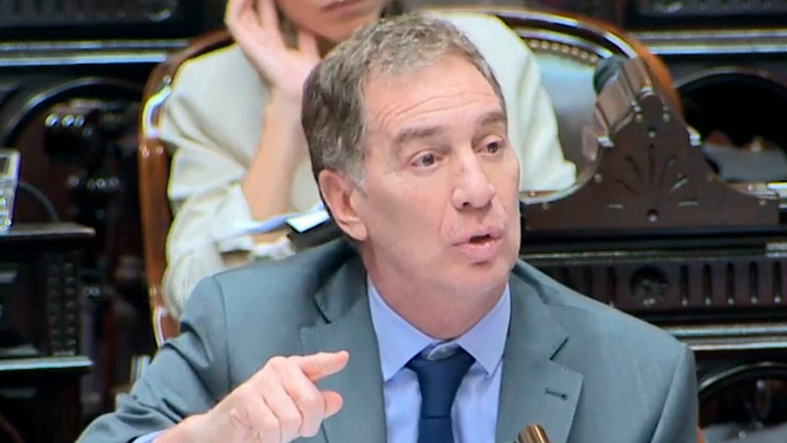 Santilli anticipó una reforma tributaria y reveló definiciones de Milei sobre Adorni